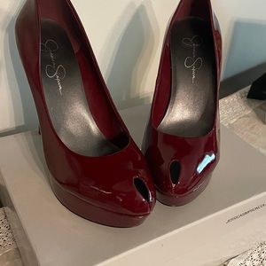 Jessica Simpson Red patten leather open toed shoes size 8 1/2